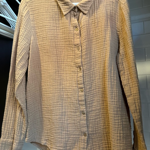 Textured Button-Up Shirt - Picture 1 of 3